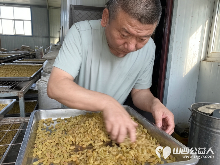 手工爱心月饼情暖敬老公益行----长治市雨花斋二部负责人王新丽带领思源公益志愿者们来到老军庄村亲手为长治市雨花斋二部的老人们制作爱心月饼提前送上节日的祝福与关怀 - 第7张 - 山西公益人 手工爱心月饼情暖敬老公益行----长治市雨花斋二部负责人王新丽带领思源公益志愿者们来到老军庄村亲手为长治市雨花斋二部的老人们制作爱心月饼提前送上节日的祝福与关怀 - 第7张