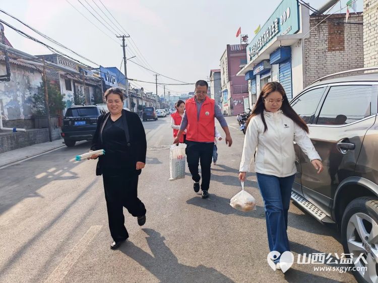 弘扬敬老美德共庆中秋佳节（纪实四）2026年9月19日介休市敬老协会开展中秋访贫慰问活动为80岁以上低保老人每人送上20斤精粉2斤五仁月饼2袋挂面 - 第13张