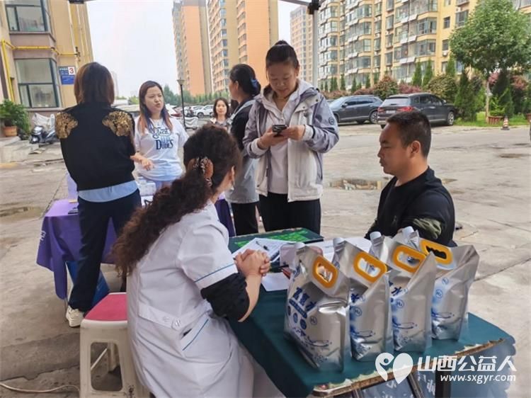 志愿服务进社区健康活动暖人心----2026年9月21日介休市敬老协会在北关街道文峰街社区瑞达小区为社区所有老人爱心理发义诊等贴心服务让每一位老人都能被温柔以待 - 第10张