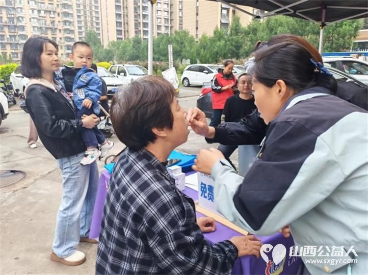 志愿服务进社区健康活动暖人心----2026年9月21日介休市敬老协会在北关街道文峰街社区瑞达小区为社区所有老人爱心理发义诊等贴心服务让每一位老人都能被温柔以待 - 第8张