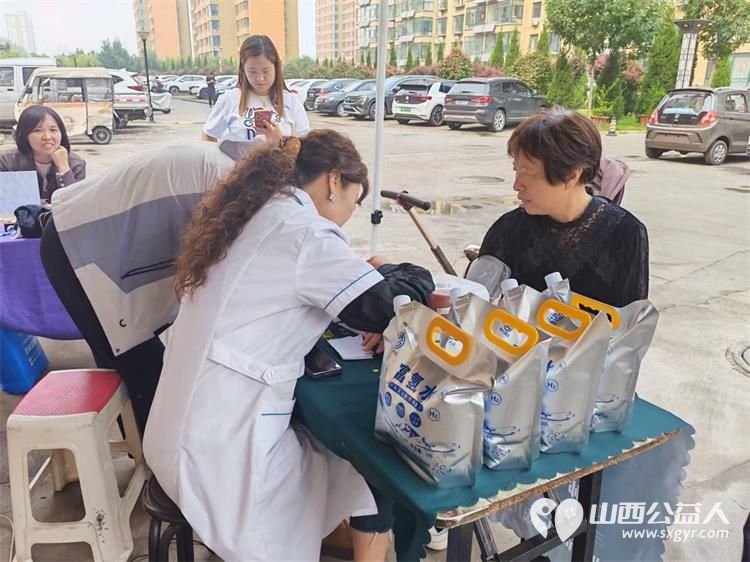 志愿服务进社区健康活动暖人心----2026年9月21日介休市敬老协会在北关街道文峰街社区瑞达小区为社区所有老人爱心理发义诊等贴心服务让每一位老人都能被温柔以待 - 第11张