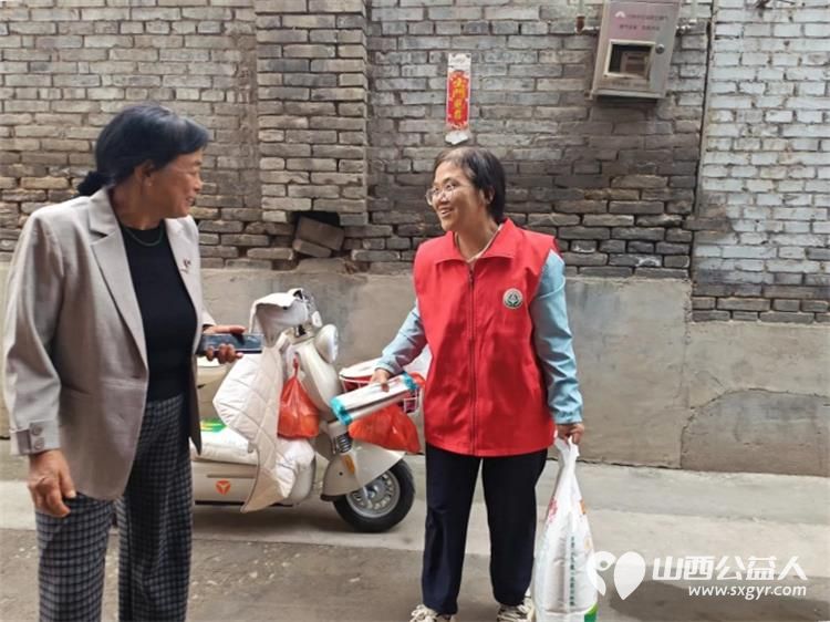 弘扬敬老美德共庆中秋佳节（纪实五）2026年9月20日介休市敬老协会开展中秋访贫慰问活动为80岁以上低保老人每人送上20斤精粉2斤五仁月饼2袋挂面 - 第16张