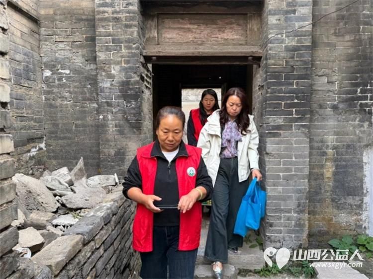 弘扬敬老美德共庆中秋佳节（纪实五）2026年9月20日介休市敬老协会开展中秋访贫慰问活动为80岁以上低保老人每人送上20斤精粉2斤五仁月饼2袋挂面 - 第19张
