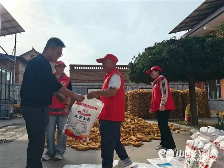 情暖中秋送关怀公益同行暖乡邻----潞城区正能量公益协会走进史回镇郭家堡村慰问老干部老党员和村民代表公益活动送上节日慰问品与诚挚的中秋祝福把暖心关怀送到大家心中 - 第14张