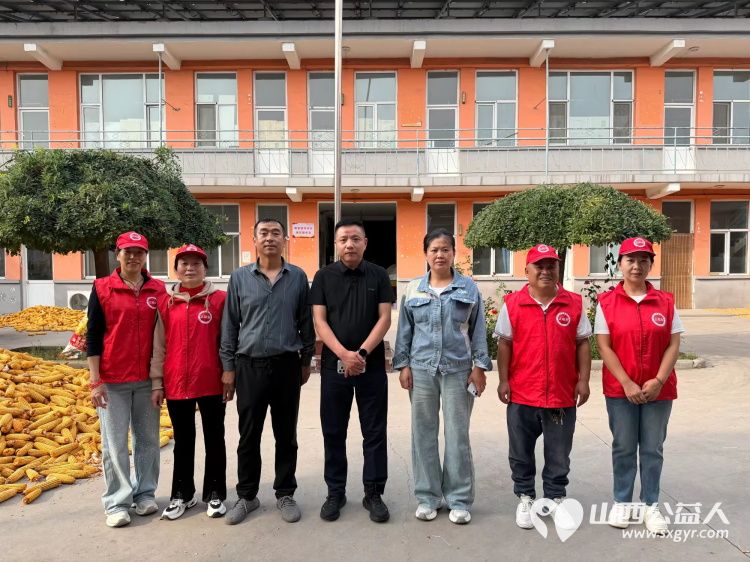 情暖中秋送关怀公益同行暖乡邻----潞城区正能量公益协会走进史回镇郭家堡村慰问老干部老党员和村民代表公益活动送上节日慰问品与诚挚的中秋祝福把暖心关怀送到大家心中 - 第2张