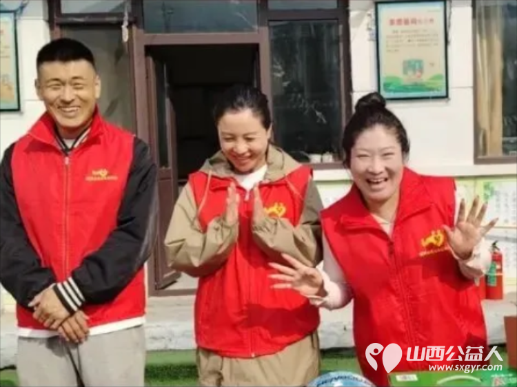 月圆中秋送温情----忻州市爱心公益协会赴台怀镇开展中秋慰问活动走进台怀镇杨柏峪小学给孩子们送上月饼与节日祝福传递社会温情 - 第4张 - 山西公益人 月圆中秋送温情----忻州市爱心公益协会赴台怀镇开展中秋慰问活动走进台怀镇杨柏峪小学给孩子们送上月饼与节日祝福传递社会温情 - 第4张