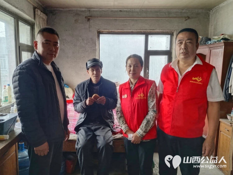 月圆中秋送温情----忻州市爱心公益协会赴台怀镇走进6个村庄开展中秋慰问活动为五保户低保户老党员困难家庭送上月饼与节日祝福传递社会温情 - 第9张