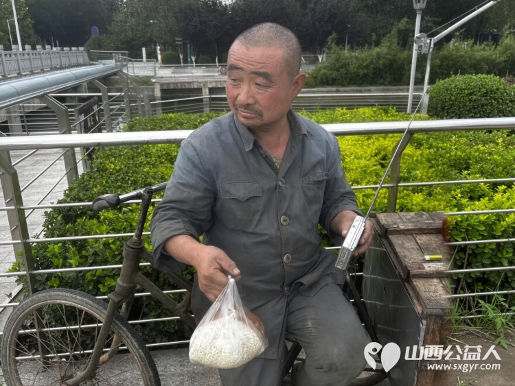 长治市小雨点公益思源组9月21日在长治市雨花斋二部供餐活动提前制作了软糯香甜的五仁月饼让在场的所有人都感受到了公益的温暖 - 第18张 - 山西公益人 长治市小雨点公益思源组9月21日在长治市雨花斋二部供餐活动提前制作了软糯香甜的五仁月饼让在场的所有人都感受到了公益的温暖 - 第18张