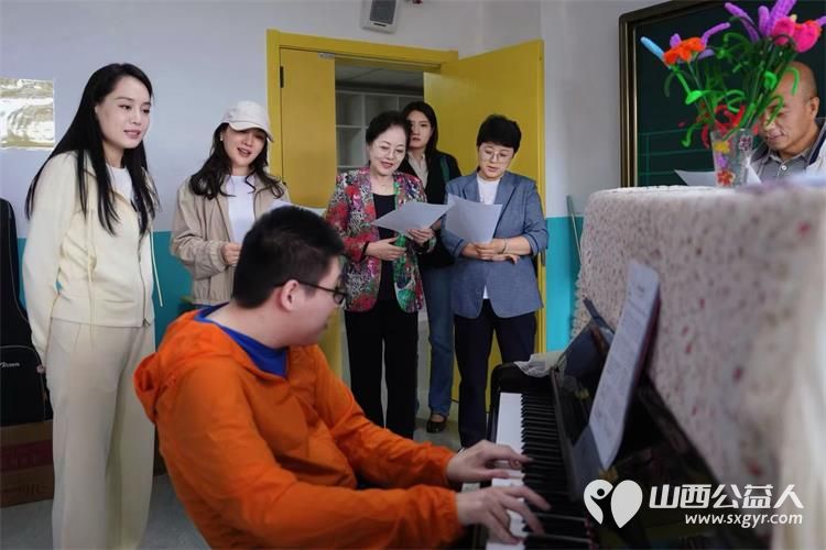 孤独症孩子的热爱值得被世界认真对待----山西省当代美术馆珍视孩子们的作品走进太原市灵星社区服务中心连续三年帮扶资助感恩遇见真正的伯乐 - 第3张 - 山西公益人 孤独症孩子的热爱值得被世界认真对待----山西省当代美术馆珍视孩子们的作品走进太原市灵星社区服务中心连续三年帮扶资助感恩遇见真正的伯乐 - 第3张