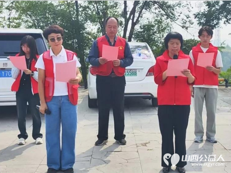 垃圾不落地雷锋伴我行----山西省学雷锋志愿服务总队和太原市维护企业合法权益联合会开展垃圾不落地城市更美丽文明实践志愿服务活动清洁城市环境传承奉献精神 - 第5张 - 山西公益人 垃圾不落地雷锋伴我行----山西省学雷锋志愿服务总队和太原市维护企业合法权益联合会开展垃圾不落地城市更美丽文明实践志愿服务活动清洁城市环境传承奉献精神 - 第5张