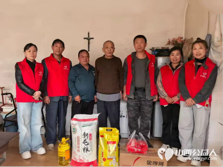 金秋送爽丹桂飘香公益行----长治圆梦公益组织志愿者奔赴长子县南漳镇酒村开展爱心帮扶公益活动为村里9户困难家庭送去米面油以及中秋月饼等物资把关怀与节日的温情送到困难群众家中 - 第2张