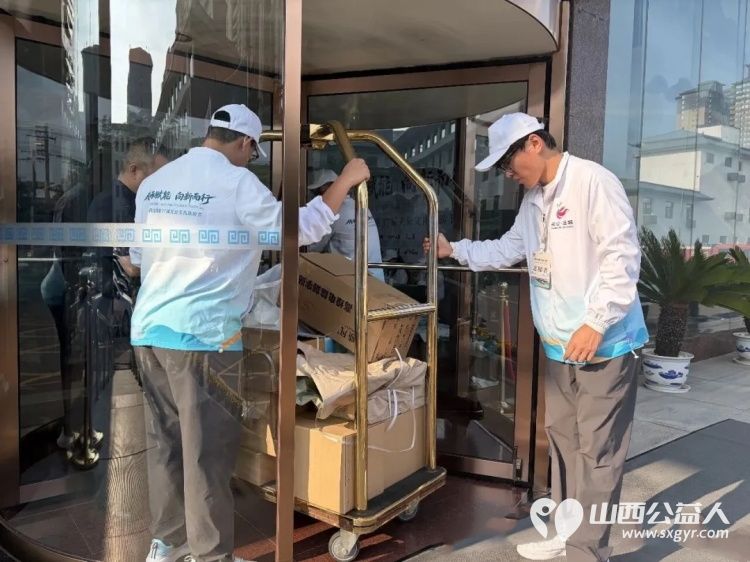 传承赋能 向新而行----盐湖区志愿者协会倾力服务第37届关公文化旅游节组织志愿者参与旅游节各项服务保障工作为这场文化盛会增添了一抹温暖的志愿红 - 第13张