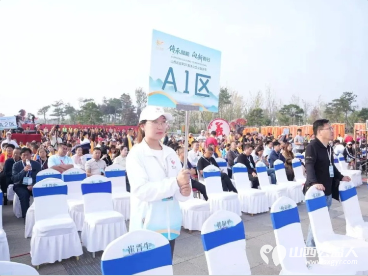 传承赋能 向新而行----盐湖区志愿者协会倾力服务第37届关公文化旅游节组织志愿者参与旅游节各项服务保障工作为这场文化盛会增添了一抹温暖的志愿红 - 第5张