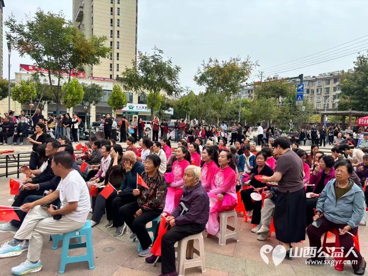 武乡县太东社区举办家国同圆喜乐邻里迎中秋庆国庆双节文艺汇演活动进一步凝聚邻里情谊营造文明向上共建共享的和谐太东新风尚全力打造温馨和谐幸福和美家园 - 第19张