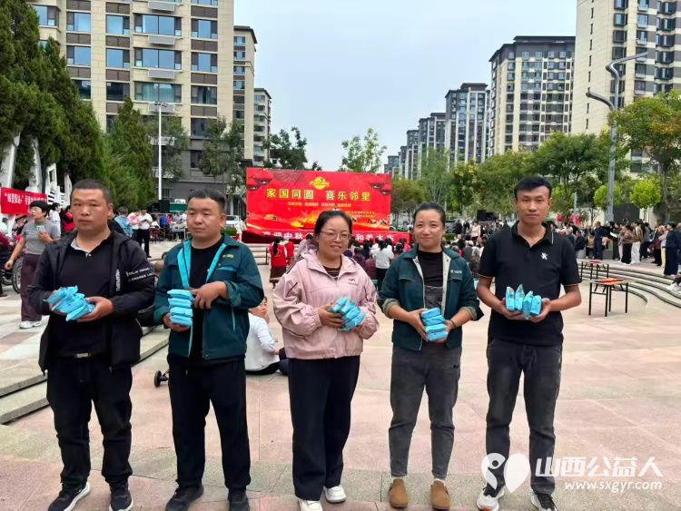 武乡县太东社区举办家国同圆喜乐邻里迎中秋庆国庆双节文艺汇演活动进一步凝聚邻里情谊营造文明向上共建共享的和谐太东新风尚全力打造温馨和谐幸福和美家园 - 第22张