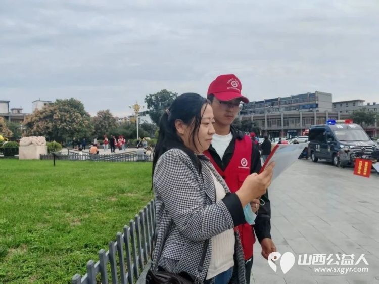 月圆中秋守平安志愿护航文明路----临汾市文明交通志愿者协会的志愿者们主动放弃团圆时光坚守岗位履职尽责用志愿力量守护市民出行平安 - 第5张