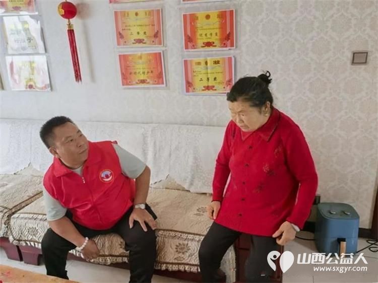 幸福敲门温暖到家----晋城市为老服务协会联合多方志愿力量联动开展中秋敬老慰问活动深入村居社区入户走访困难老人高龄老人老年志愿者看望陪伴捐助物资把节日关怀送到老人身边 - 第17张 - 山西公益人 幸福敲门温暖到家----晋城市为老服务协会联合多方志愿力量联动开展中秋敬老慰问活动深入村居社区入户走访困难老人高龄老人老年志愿者看望陪伴捐助物资把节日关怀送到老人身边 - 第17张