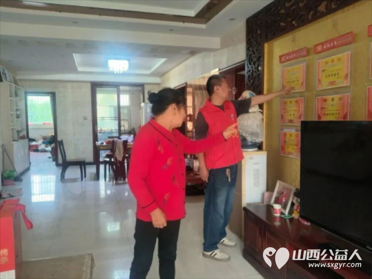 幸福敲门温暖到家----晋城市为老服务协会联合多方志愿力量联动开展中秋敬老慰问活动深入村居社区入户走访困难老人高龄老人老年志愿者看望陪伴捐助物资把节日关怀送到老人身边 - 第7张 - 山西公益人 幸福敲门温暖到家----晋城市为老服务协会联合多方志愿力量联动开展中秋敬老慰问活动深入村居社区入户走访困难老人高龄老人老年志愿者看望陪伴捐助物资把节日关怀送到老人身边 - 第7张