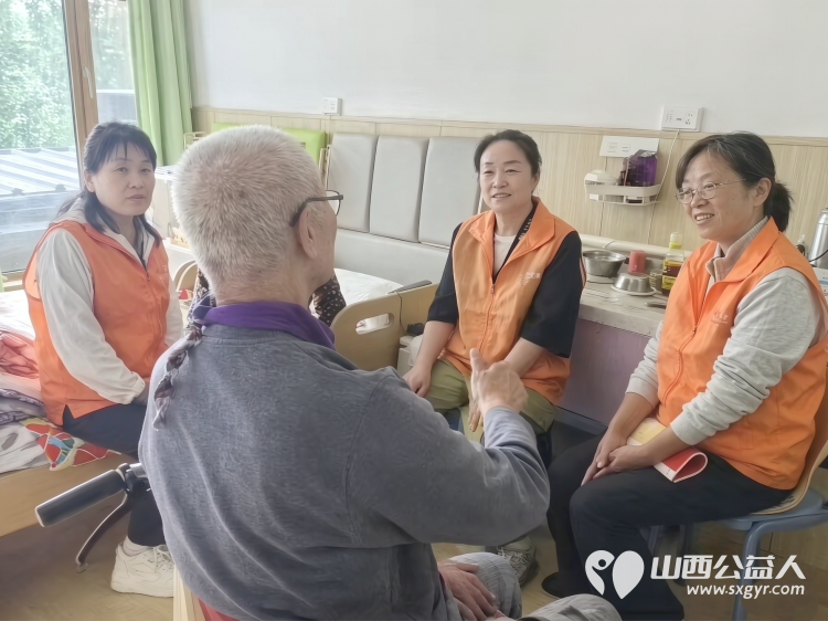 山西正诚社会工作服务中心、山西正诚爱与陪伴志愿服务队组织志愿者去养老院陪伴老人感受生命间彼此的看见彼此的呵护以及由此带来的那份温暖 - 第7张 - 山西公益人 山西正诚社会工作服务中心、山西正诚爱与陪伴志愿服务队组织志愿者去养老院陪伴老人感受生命间彼此的看见彼此的呵护以及由此带来的那份温暖 - 第7张