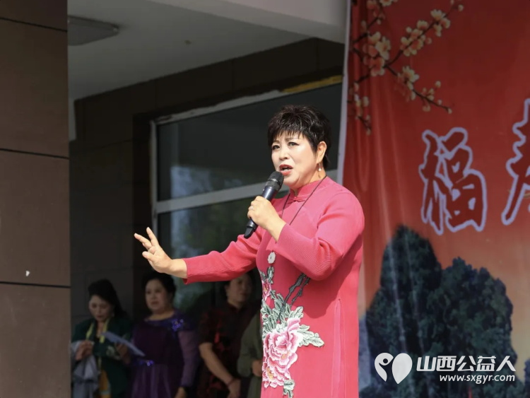双节送温情歌声暖夕阳----忻州市艳平艺术学校、忻州允诚闲居装裱字画工作室、忻州增寿口腔等单位在福寿康老年公寓公益演出并向老人们捐赠发放了慰问品 - 第10张 - 山西公益人 双节送温情歌声暖夕阳----忻州市艳平艺术学校、忻州允诚闲居装裱字画工作室、忻州增寿口腔等单位在福寿康老年公寓公益演出并向老人们捐赠发放了慰问品 - 第10张