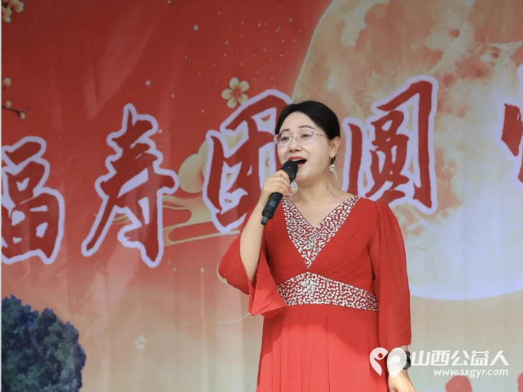 双节送温情歌声暖夕阳----忻州市艳平艺术学校、忻州允诚闲居装裱字画工作室、忻州增寿口腔等单位在福寿康老年公寓公益演出并向老人们捐赠发放了慰问品 - 第6张 - 山西公益人 双节送温情歌声暖夕阳----忻州市艳平艺术学校、忻州允诚闲居装裱字画工作室、忻州增寿口腔等单位在福寿康老年公寓公益演出并向老人们捐赠发放了慰问品 - 第6张