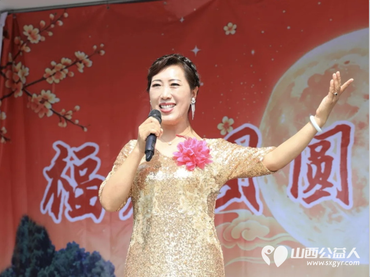 双节送温情歌声暖夕阳----忻州市艳平艺术学校、忻州允诚闲居装裱字画工作室、忻州增寿口腔等单位在福寿康老年公寓公益演出并向老人们捐赠发放了慰问品 - 第5张 - 山西公益人 双节送温情歌声暖夕阳----忻州市艳平艺术学校、忻州允诚闲居装裱字画工作室、忻州增寿口腔等单位在福寿康老年公寓公益演出并向老人们捐赠发放了慰问品 - 第5张