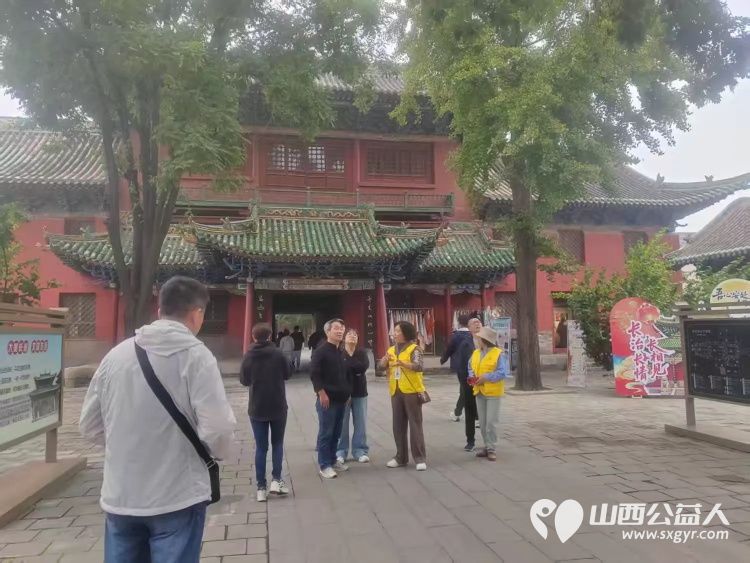 中秋节节日期间山西省长治文保志愿者服务中心组织志愿者在城隍庙多地同步开展义务讲解活动助力游客感受长治本地的历史文化魅力 - 第16张 - 山西公益人 中秋节节日期间山西省长治文保志愿者服务中心组织志愿者在城隍庙多地同步开展义务讲解活动助力游客感受长治本地的历史文化魅力 - 第16张