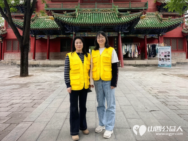 中秋节节日期间山西省长治文保志愿者服务中心组织志愿者在城隍庙多地同步开展义务讲解活动助力游客感受长治本地的历史文化魅力 - 第5张 - 山西公益人 中秋节节日期间山西省长治文保志愿者服务中心组织志愿者在城隍庙多地同步开展义务讲解活动助力游客感受长治本地的历史文化魅力 - 第5张