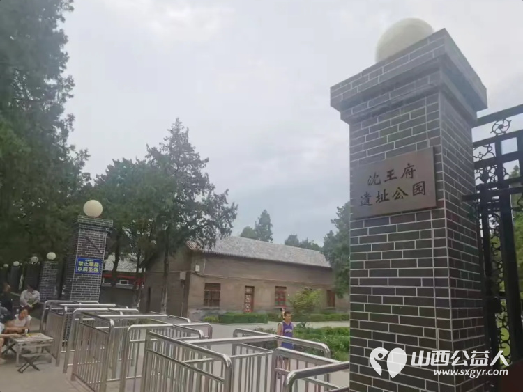 中秋节节日期间山西省长治文保志愿者服务中心组织志愿者在城隍庙多地同步开展义务讲解活动助力游客感受长治本地的历史文化魅力 - 第27张 - 山西公益人 中秋节节日期间山西省长治文保志愿者服务中心组织志愿者在城隍庙多地同步开展义务讲解活动助力游客感受长治本地的历史文化魅力 - 第27张