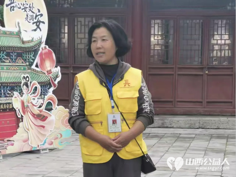 中秋节节日期间山西省长治文保志愿者服务中心组织志愿者在城隍庙多地同步开展义务讲解活动助力游客感受长治本地的历史文化魅力 - 第3张 - 山西公益人 中秋节节日期间山西省长治文保志愿者服务中心组织志愿者在城隍庙多地同步开展义务讲解活动助力游客感受长治本地的历史文化魅力 - 第3张