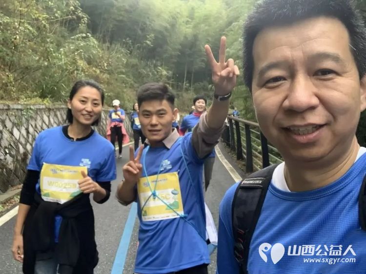 吕梁市离石区青年志愿者协会2026年9月志愿之星|闫建生:执公益之光守一方温暖带领志愿者奔走在吕梁各县市把温暖送到需要的人身边 - 第4张 - 山西公益人 吕梁市离石区青年志愿者协会2026年9月志愿之星|闫建生:执公益之光守一方温暖带领志愿者奔走在吕梁各县市把温暖送到需要的人身边 - 第4张