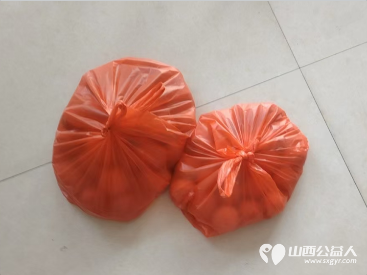 月圆中秋助残暖心志愿服务----浑源县残疾人志愿者协会走访慰问两户重度残疾人家庭为他们送去节日的祝福和关怀为两户家庭送上了大米食用油月饼鸡蛋方便面等节日慰问品 - 第14张 - 山西公益人 月圆中秋助残暖心志愿服务----浑源县残疾人志愿者协会走访慰问两户重度残疾人家庭为他们送去节日的祝福和关怀为两户家庭送上了大米食用油月饼鸡蛋方便面等节日慰问品 - 第14张