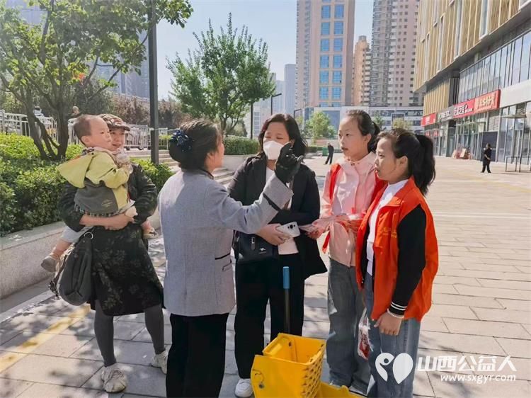 今日公益----太原市龙城义工志愿者在昆仑御商圈学雷锋活动圆满结束进行了老龄化问卷调查倾听辖区老人真实需求现场互动热闹有趣未来提供更实在的助老服务 - 第5张
