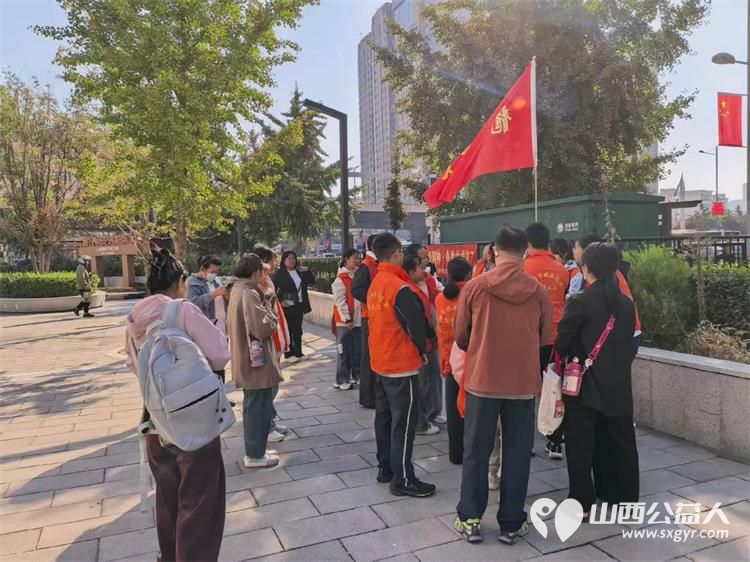 今日公益----太原市龙城义工志愿者在昆仑御商圈学雷锋活动圆满结束进行了老龄化问卷调查倾听辖区老人真实需求现场互动热闹有趣未来提供更实在的助老服务 - 第9张