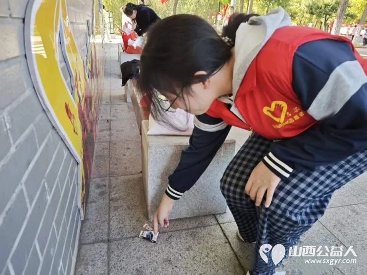 这个假期不追风景成为风景----举国同庆志愿同行吕梁市离石区青年志愿者协会志愿者穿上志愿马甲驻守在如意湖公园和大东沟景区的服务点位为美丽离石增添温暖的青春底色 - 第17张 - 山西公益人 这个假期不追风景成为风景----举国同庆志愿同行吕梁市离石区青年志愿者协会志愿者穿上志愿马甲驻守在如意湖公园和大东沟景区的服务点位为美丽离石增添温暖的青春底色 - 第17张