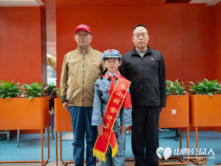 少年逐梦颂华诞红色薪火代代传----太原市烛光志愿服务中心、雷小锋宣讲团精彩亮相红色文艺汇演红歌抒发家国情怀演出致敬革命岁月为现场观众奉上一场沉浸式红色文化盛宴 - 第2张 - 山西公益人 少年逐梦颂华诞红色薪火代代传----太原市烛光志愿服务中心、雷小锋宣讲团精彩亮相红色文艺汇演红歌抒发家国情怀演出致敬革命岁月为现场观众奉上一场沉浸式红色文化盛宴 - 第2张
