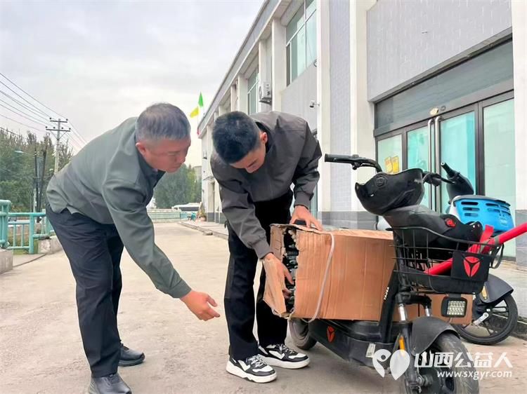 爱心捐赠物资助力护河志愿文水县爱心帮扶志愿者协会收到一份暖心捐赠协会老会员向协会捐赠70余个垃圾捡拾夹用于保护母亲河等环境清理志愿活动 - 第2张 - 山西公益人 爱心捐赠物资助力护河志愿文水县爱心帮扶志愿者协会收到一份暖心捐赠协会老会员向协会捐赠70余个垃圾捡拾夹用于保护母亲河等环境清理志愿活动 - 第2张