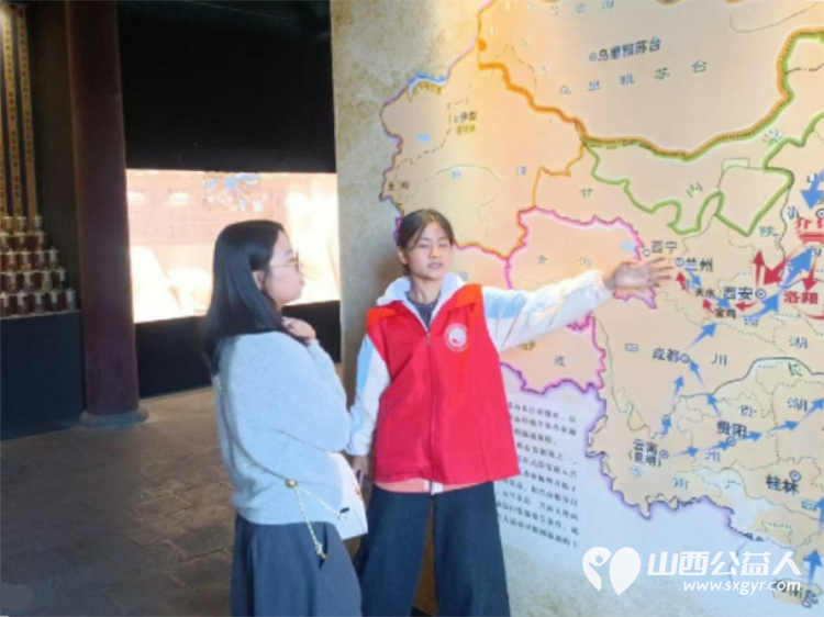 守护文脉献礼国庆|介休市北关街道彦博路社区志愿者协会在香文化博物馆志愿服务志愿者认真维护场馆秩序礼貌提醒游客文明观展让游客沉浸式感受介休香文化魅力 - 第9张