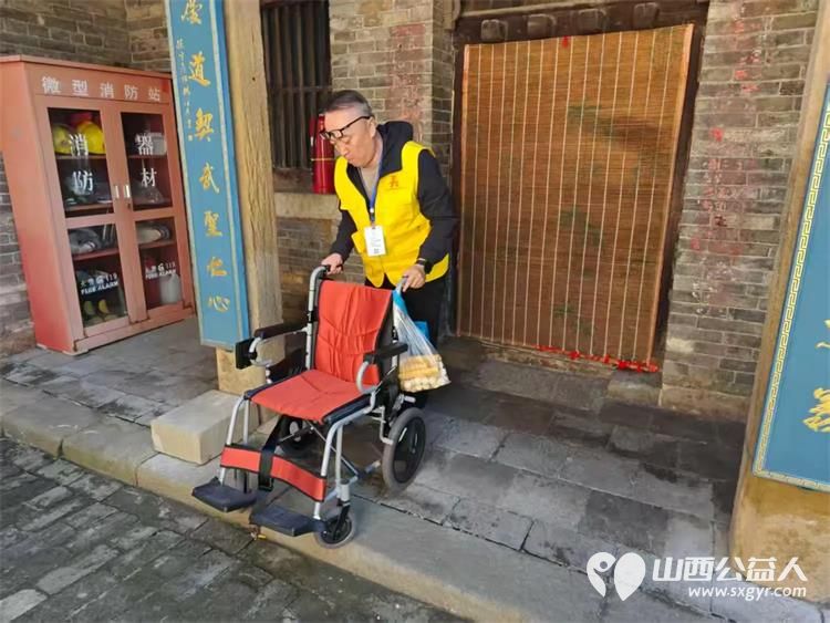 长治市崇庆寺里的暖心志愿微光长治市文物服务中心志愿者豆豆、常征与董晓丹老师在崇庆寺驻守义务讲解的第三天志愿者们用热忱把古寺的秋日烘得格外暖 - 第5张