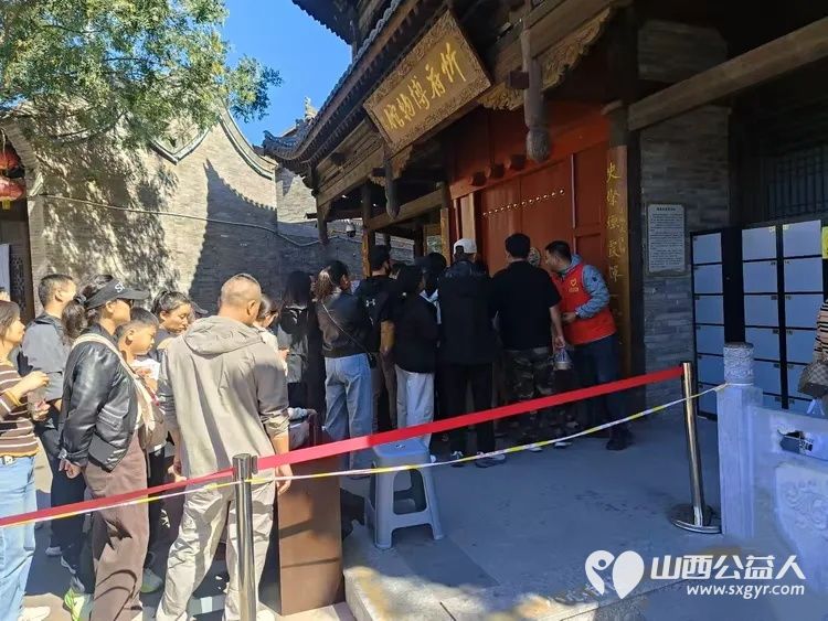 金秋国庆志愿同行----2026年10月5日忻府区红色志愿服务队迎来博物馆值守第四天坚守岗位用心服务到访游客用真诚的行动展现红色志愿者的奉献精神 - 第11张 - 山西公益人 金秋国庆志愿同行----2026年10月5日忻府区红色志愿服务队迎来博物馆值守第四天坚守岗位用心服务到访游客用真诚的行动展现红色志愿者的奉献精神 - 第11张