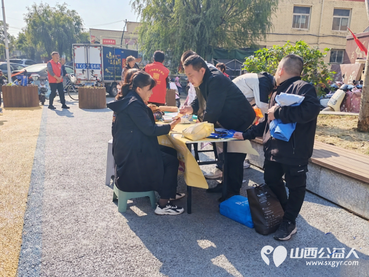 志愿服务进社区健康活动暖人心----介休市敬老协会2026年10月9日在西关街道绵山北街社区正达怡苑小区为社区所有老人爱心理发义诊等多项贴心服务让每一位老人都能被温柔以待 - 第47张