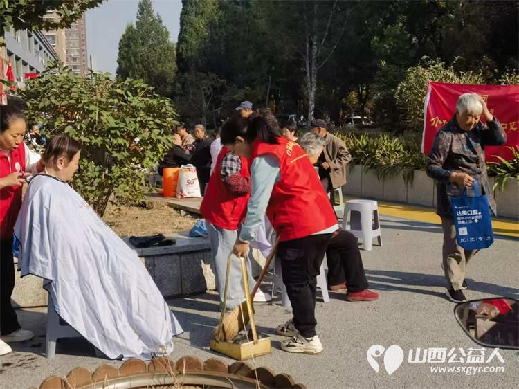 志愿服务进社区健康活动暖人心----介休市敬老协会2026年10月9日在西关街道绵山北街社区正达怡苑小区为社区所有老人爱心理发义诊等多项贴心服务让每一位老人都能被温柔以待 - 第26张
