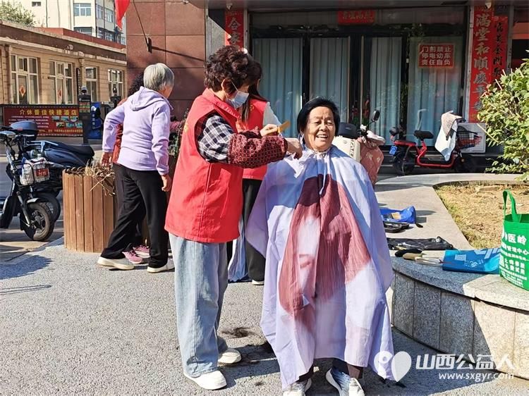 志愿服务进社区健康活动暖人心----介休市敬老协会2026年10月9日在西关街道绵山北街社区正达怡苑小区为社区所有老人爱心理发义诊等多项贴心服务让每一位老人都能被温柔以待 - 第16张