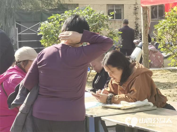 志愿服务进社区健康活动暖人心----介休市敬老协会2026年10月9日在西关街道绵山北街社区正达怡苑小区为社区所有老人爱心理发义诊等多项贴心服务让每一位老人都能被温柔以待 - 第32张