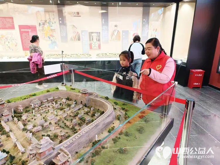 六日坚守践初心暖心服务彰显志愿担当——2026年10月7日忻府区红色志愿服务队的志愿者们博物馆值守第六天多方力量同心协力守护场馆秩序与环境让游客深切感受到温暖与关怀 - 第5张 - 山西公益人 六日坚守践初心暖心服务彰显志愿担当——2026年10月7日忻府区红色志愿服务队的志愿者们博物馆值守第六天多方力量同心协力守护场馆秩序与环境让游客深切感受到温暖与关怀 - 第5张