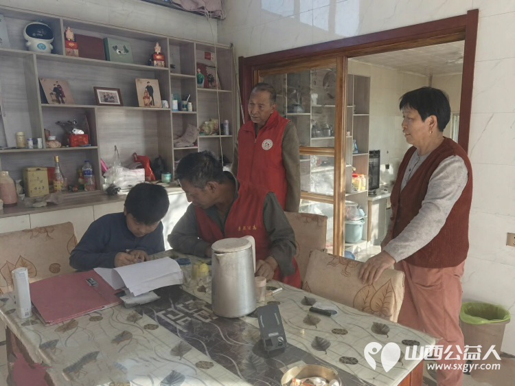 长治市善泽留守困境儿童救助协会2026年10月6日走访慰问困境儿童家庭活动举行走访慰问四户困境儿童家庭了解儿童在校学习及家庭生活状况并为每户送去100元的学习用品 - 第11张