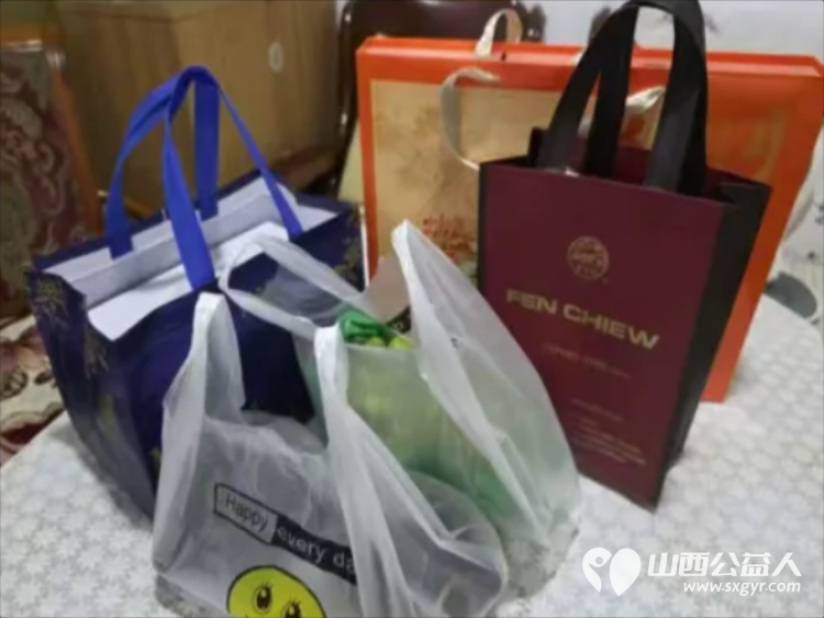 阳泉市义工联合会2026年9月组织义工开展幸福家园敬老服务活动30名义工对各社区的13位服务对象提供了志愿服务服务总时长达205.5小时 - 第27张