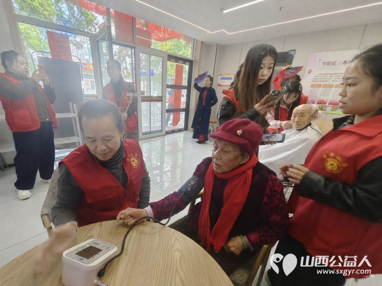 寿阳县卡卡公益联合寿阳县鼎盛源煤层气开发有限公司2026年第六次传递温暖服务邻里共建和谐美好家园活动走进寿星居养老院 - 第14张