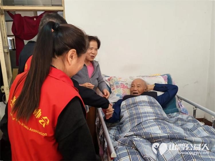 情暖重阳敬老行丝丝关爱润夕阳----介休市敬老协会重阳节专程走访慰问六位百岁老人为每人送上20斤五得利特精粉2袋10斤大米1袋10斤非转基因大豆油一壶并送上重阳佳节的祝福 - 第7张 - 山西公益人 情暖重阳敬老行丝丝关爱润夕阳----介休市敬老协会重阳节专程走访慰问六位百岁老人为每人送上20斤五得利特精粉2袋10斤大米1袋10斤非转基因大豆油一壶并送上重阳佳节的祝福 - 第7张