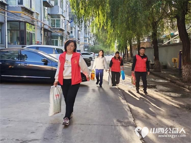 情暖重阳敬老行丝丝关爱润夕阳----介休市敬老协会重阳节专程走访慰问六位百岁老人为每人送上20斤五得利特精粉2袋10斤大米1袋10斤非转基因大豆油一壶并送上重阳佳节的祝福 - 第8张 - 山西公益人 情暖重阳敬老行丝丝关爱润夕阳----介休市敬老协会重阳节专程走访慰问六位百岁老人为每人送上20斤五得利特精粉2袋10斤大米1袋10斤非转基因大豆油一壶并送上重阳佳节的祝福 - 第8张
